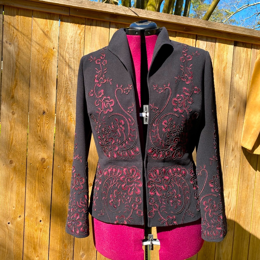 Embroidered blazer